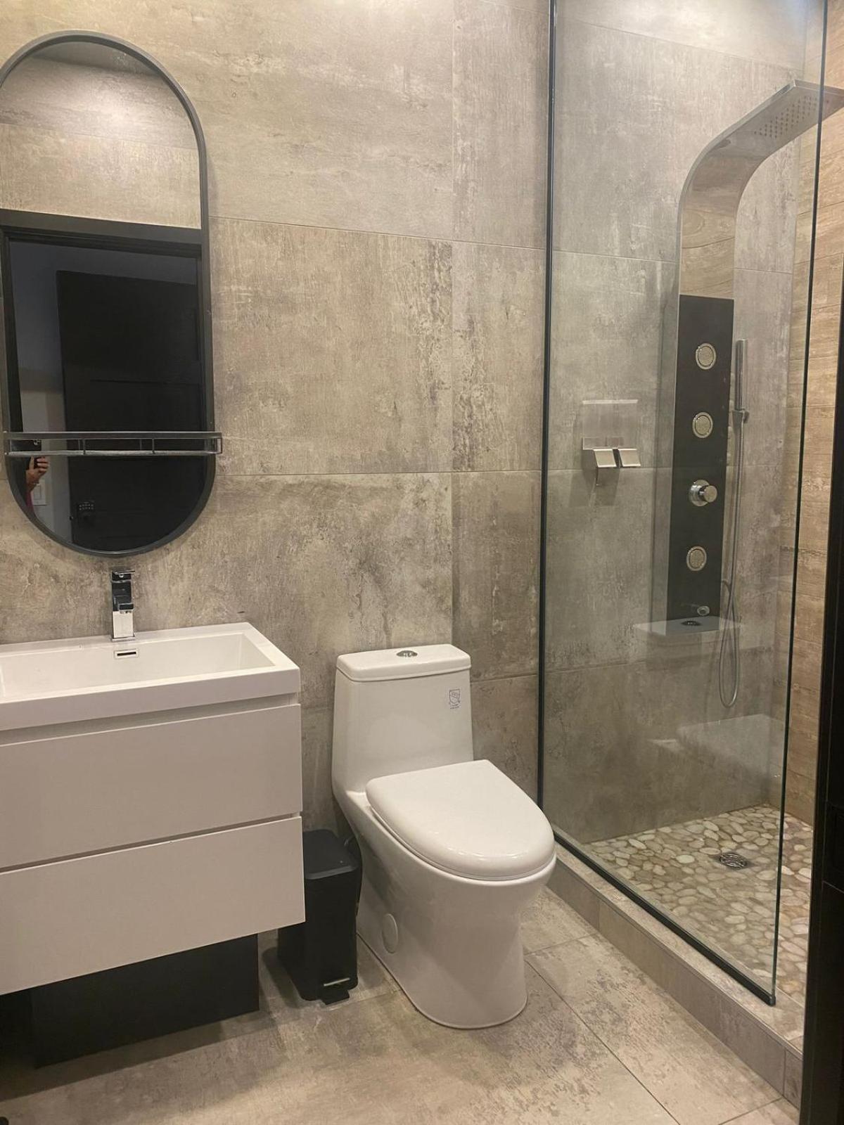 Private Room & Private Bathroom In Le Plateau Montreal Bagian luar foto